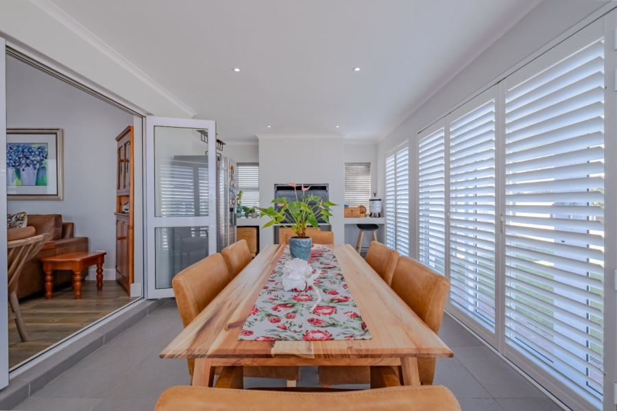 3 Bedroom Property for Sale in Chanteclair Western Cape